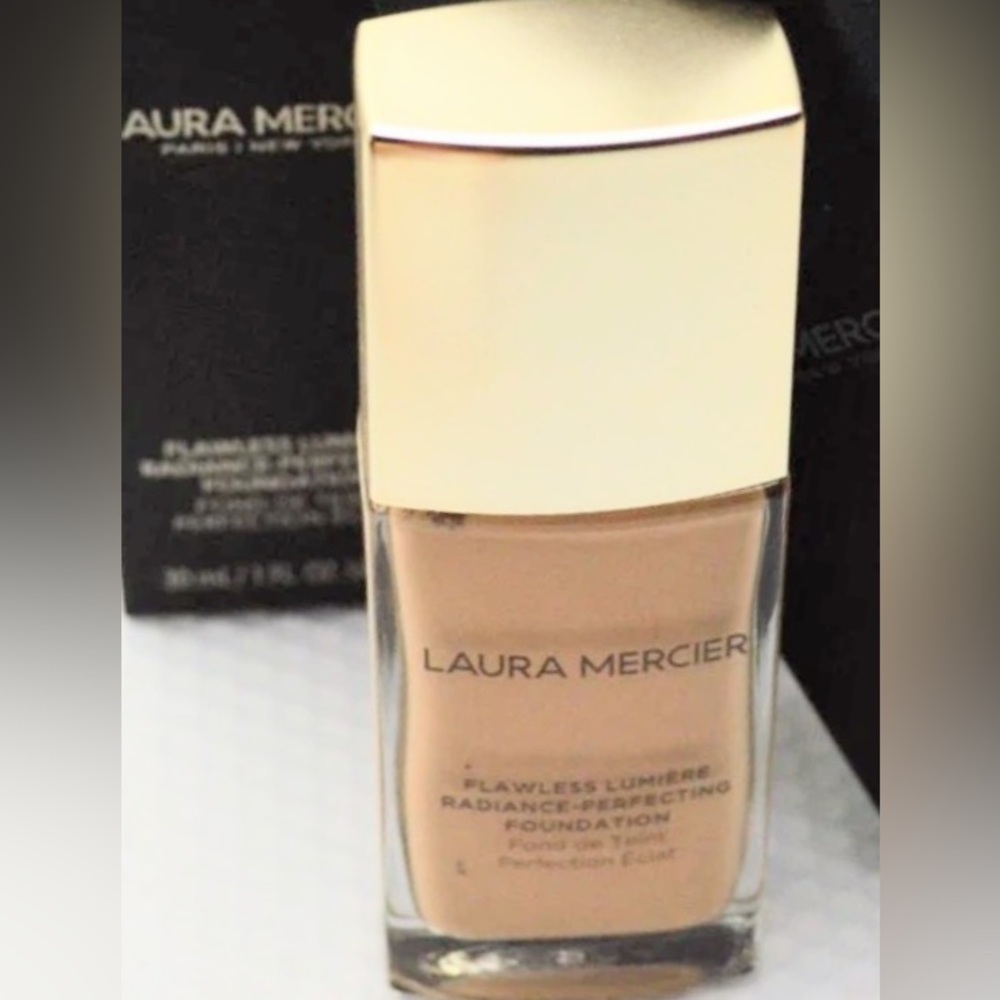 Laura Mercier Flawless Lumiere Radiance-Perfecting Foundation — ALABASTER
